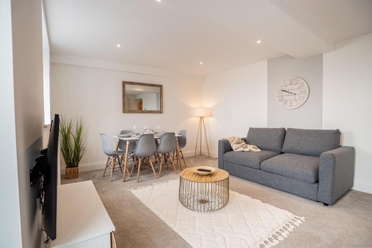 Elegant Fresh Spacious Two Bed Apartment - Juliet Balcony - Sea, Marina, Harbour Views, English Riviera Clock Tower Torquay Eksteriør billede